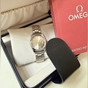 Omega Seamaster Aqua Terra 150M Quartz 39mm - Silver Sunburst Dial